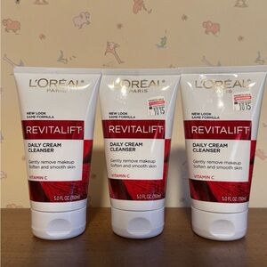 3* L'Oreal Revitalift Daily Cream Cleanser With Vitamin C